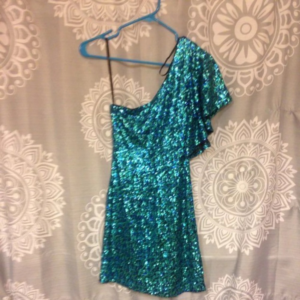 COPY - NWT Junior Hoco dress